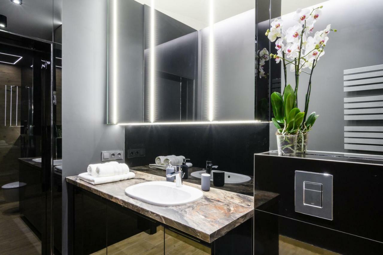 Zlota Luxury Apartments วอร์ซอ ภายนอก รูปภาพ