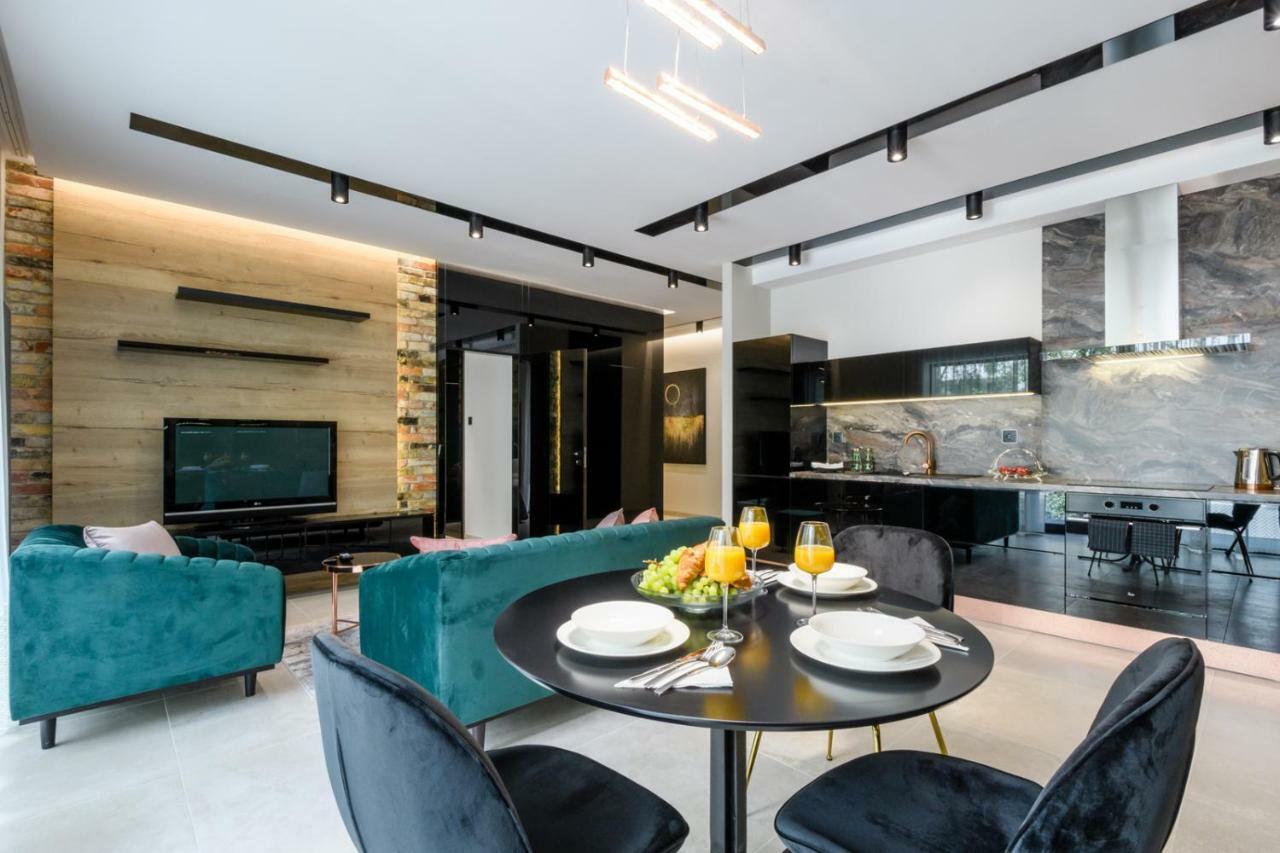 Zlota Luxury Apartments วอร์ซอ ภายนอก รูปภาพ