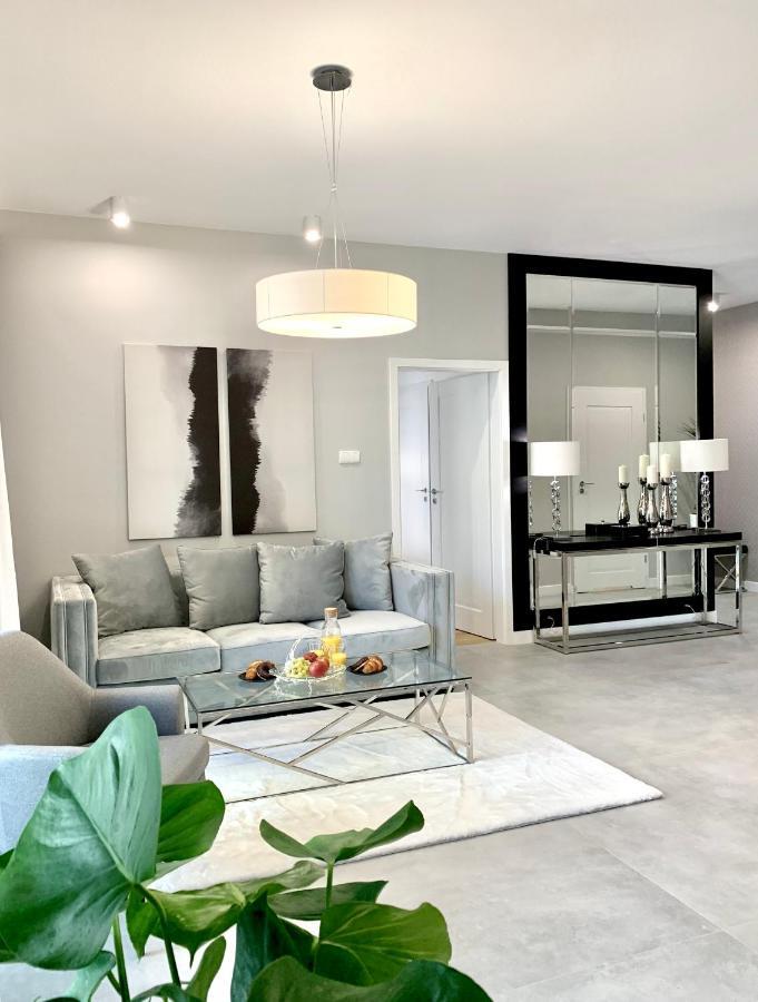 Zlota Luxury Apartments วอร์ซอ ภายนอก รูปภาพ