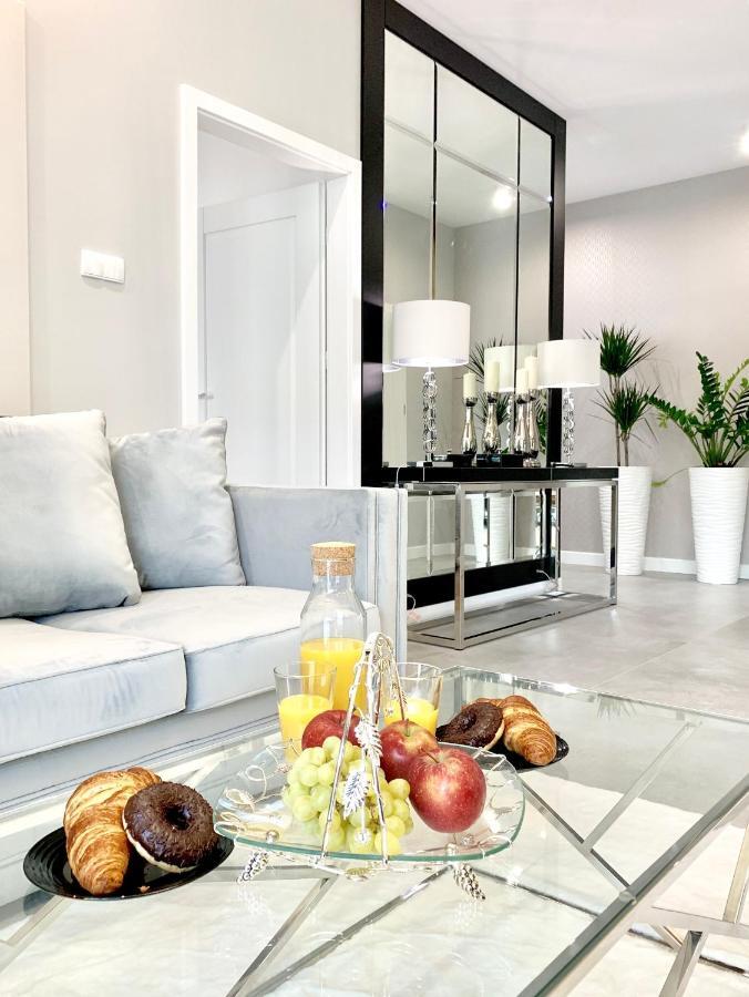 Zlota Luxury Apartments วอร์ซอ ภายนอก รูปภาพ