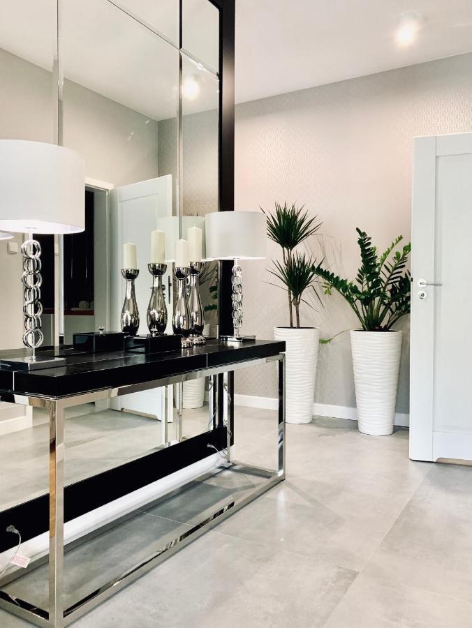 Zlota Luxury Apartments วอร์ซอ ภายนอก รูปภาพ
