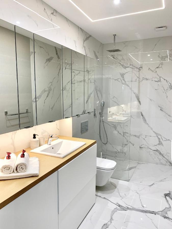 Zlota Luxury Apartments วอร์ซอ ภายนอก รูปภาพ