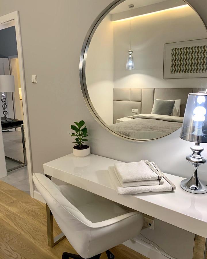 Zlota Luxury Apartments วอร์ซอ ภายนอก รูปภาพ